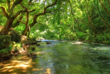 kalamas-river-epirus-greece-4c-370x251.jpg