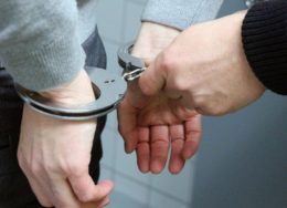 xeiropedes-xiropedes-handcuffs-260x188.jpg