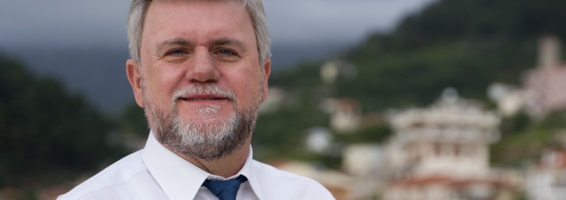 karagiannis-1151x408.jpg