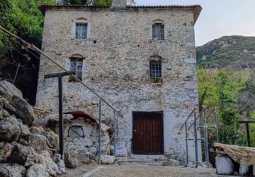 neromlos-paramythias-360x250.jpg