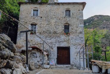 neromlos-paramythias-370x250.jpg