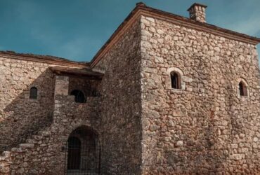 oikia-tzavela-370x250.jpg