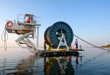 subsea-cable-750x500-1-370x251.jpg