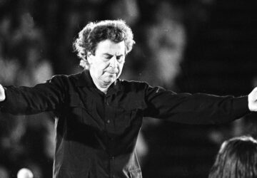 mikis-theodorakis-360x250.jpg
