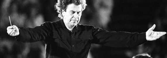 mikis-theodorakis-571x200.jpg