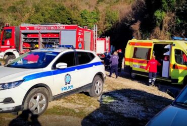 police-astinomia-pirosvestiki-ekav-370x250.jpg