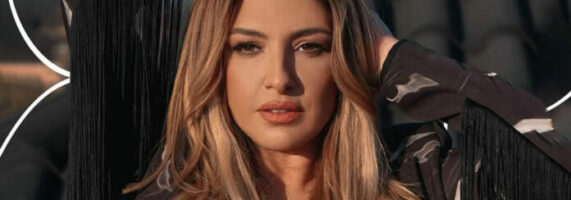 elena-paparizou43-696x428-1-571x200.jpg